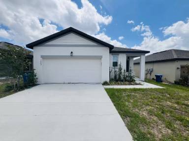 Main picture of 1062 Aerides Way