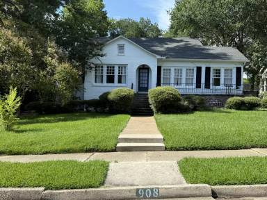 Main picture of 908 Fairview St