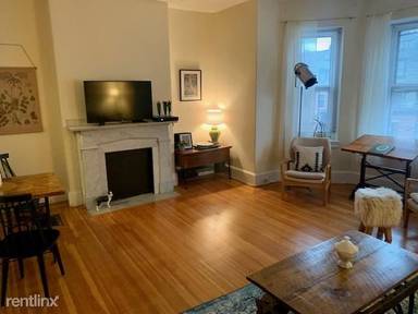 Main picture of 305 Beacon St