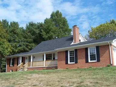 Main picture of 302 Little Cir