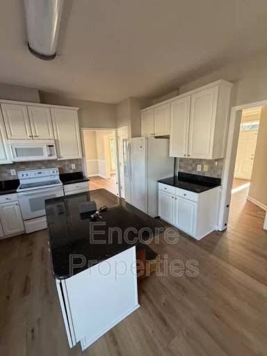 Main picture of 104 Ackley Ct