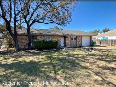 Main picture of 2105 N Cannes Dr