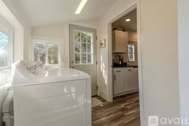 Main picture of 105 Hillside St