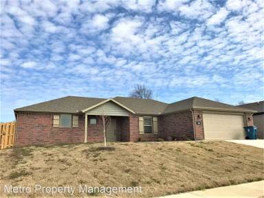 Main picture of 306 Lion Dr N