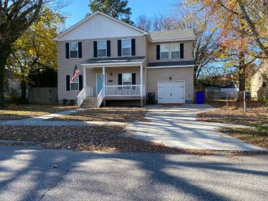 Main picture of 6395 Partridge St