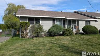 Main picture of 301 1/2 Cedar St