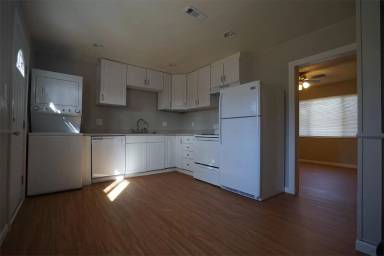 Main picture of 1050 E 90th Ave