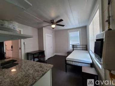 Main picture of 1403 Moore St
