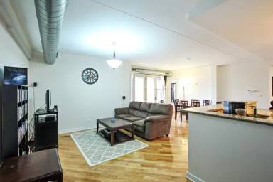 Main picture of 3611 W Montrose - 502/P-32