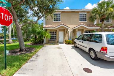 Main picture of 12155 SW 3rd St