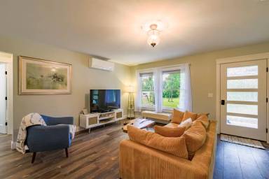 Main picture of 804 Beech Hill Rd
