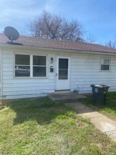 Main picture of 1821 Taylor St