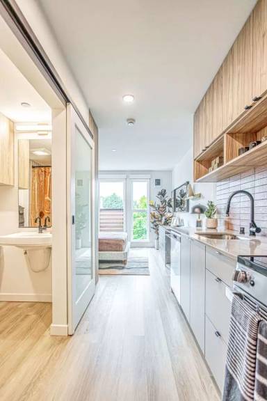Main picture of 4015 Stone Way N