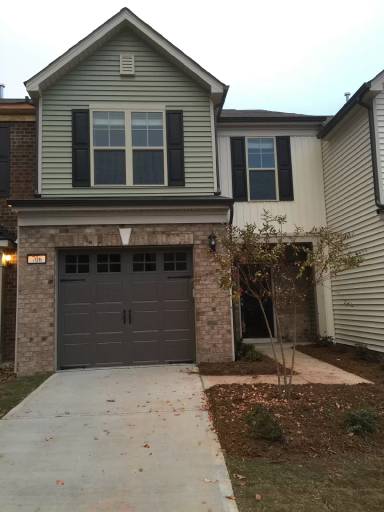 Main picture of 706 Denhoff Dr