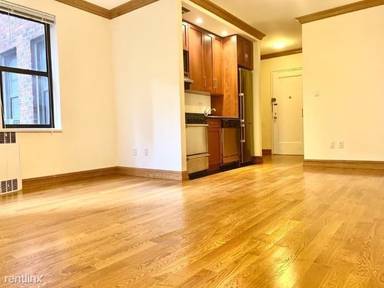 Main picture of 1680 York Ave
