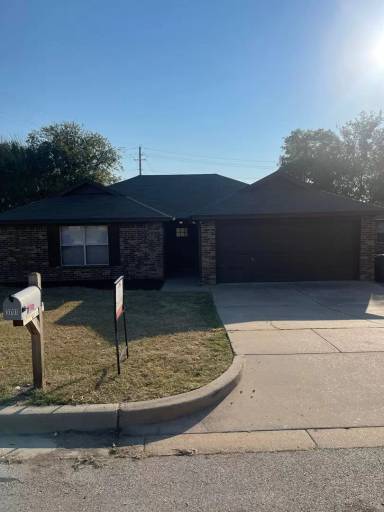Main picture of 3717 Devonaire Dr