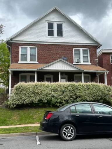 Main picture of 457 E 4th St