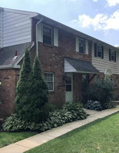 Main picture of 605 W Market St