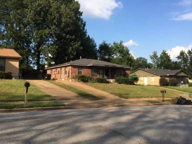 Main picture of 2182 Durham Ave