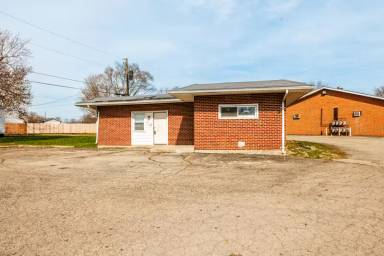 Main picture of 4609 S Madison St