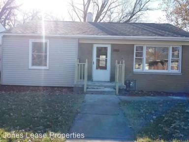 Main picture of 2410 18th Ave