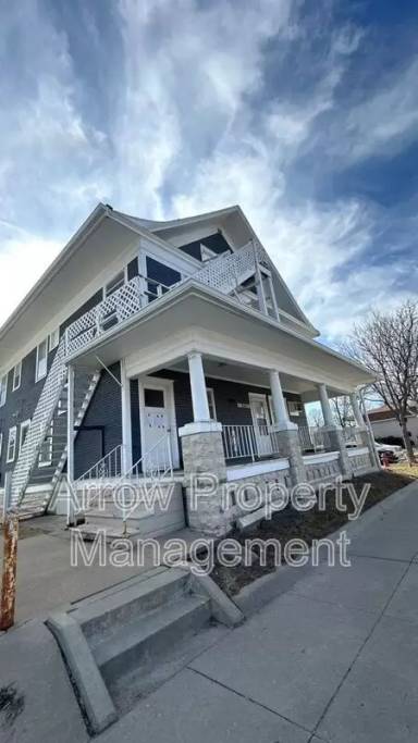 Main picture of 2601 Vine St