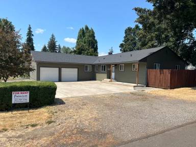 Main picture of 1689 Georgia Ave SE