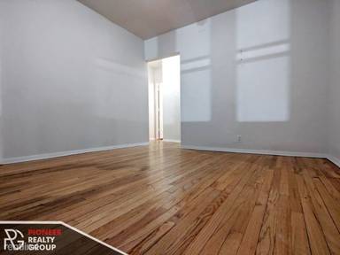 Main picture of 837 W Cornelia Ave
