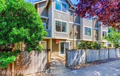 Main picture of 8508 Nesbit Ave N