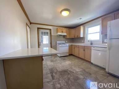 Main picture of 5922 W Leland Ave