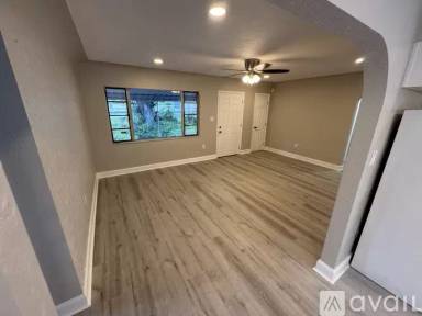 Main picture of 804 W Linebaugh Ave