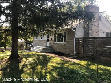 Main picture of 1900 E Hillside Dr