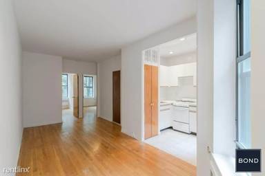 Main picture of 425 E 65th St