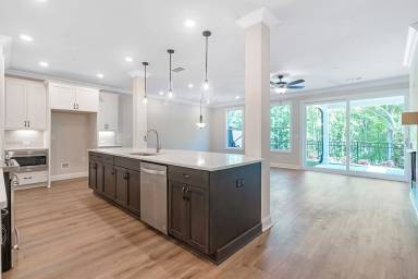 Main picture of 535 Clover Ln