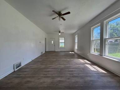 Main picture of 1436 W Madison St