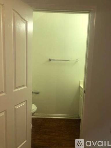 Main picture of 15332 Weddington St