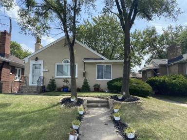 Main picture of 337 Roosevelt St