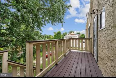 Main picture of 217 W 8th St