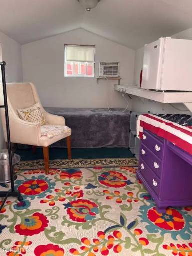 Main picture of 9859 Gandy Ave