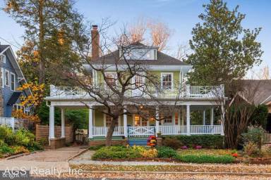 Main picture of 3427 Porter St NW