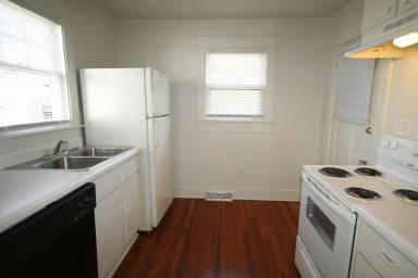 Main picture of 1100 N Buchanan Blvd