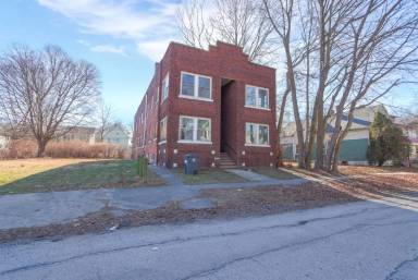 Main picture of 10100 Garfield Ave