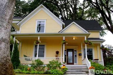Main picture of 2250 A St