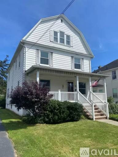 Main picture of 55 W Vaughn St