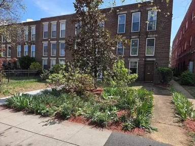Main picture of 1827 E Capitol St SE