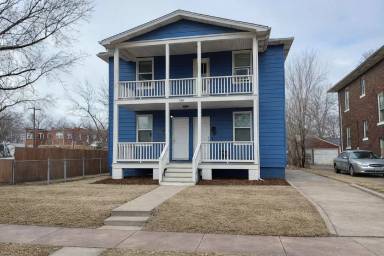 Main picture of 2419 State St