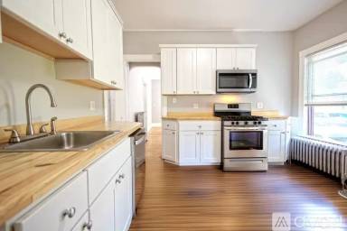 Main picture of 56 Davison St