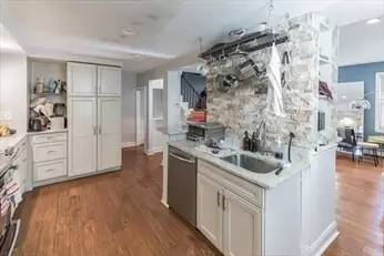 Main picture of 3 Lexington Ave