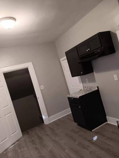 Main picture of 1247 S 15th Pl