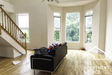 Main picture of 3417 N Janssen Ave